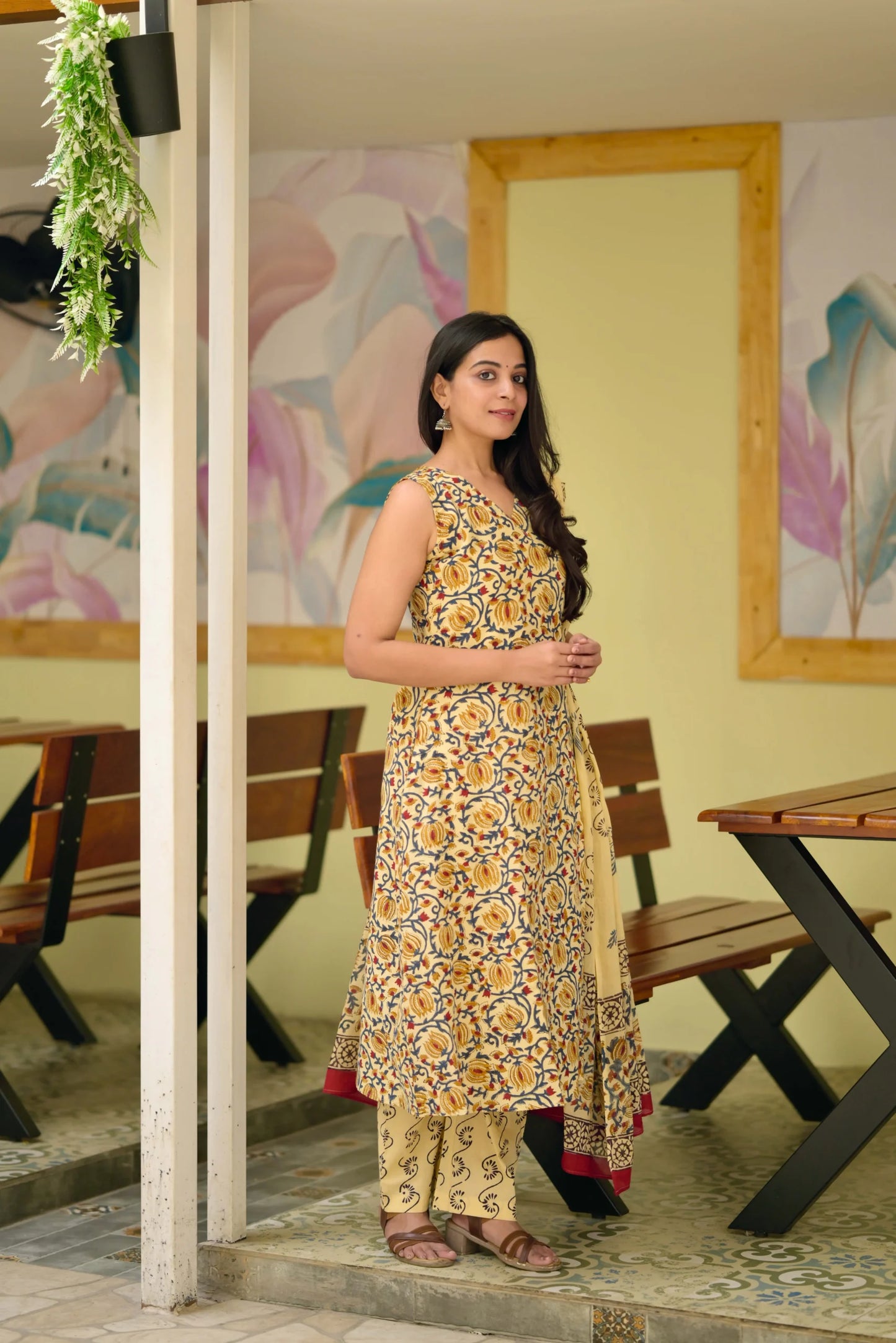 Vintage Floral Comfort Suit image 2
