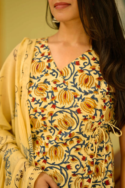 Vintage Floral Comfort Suit image 5